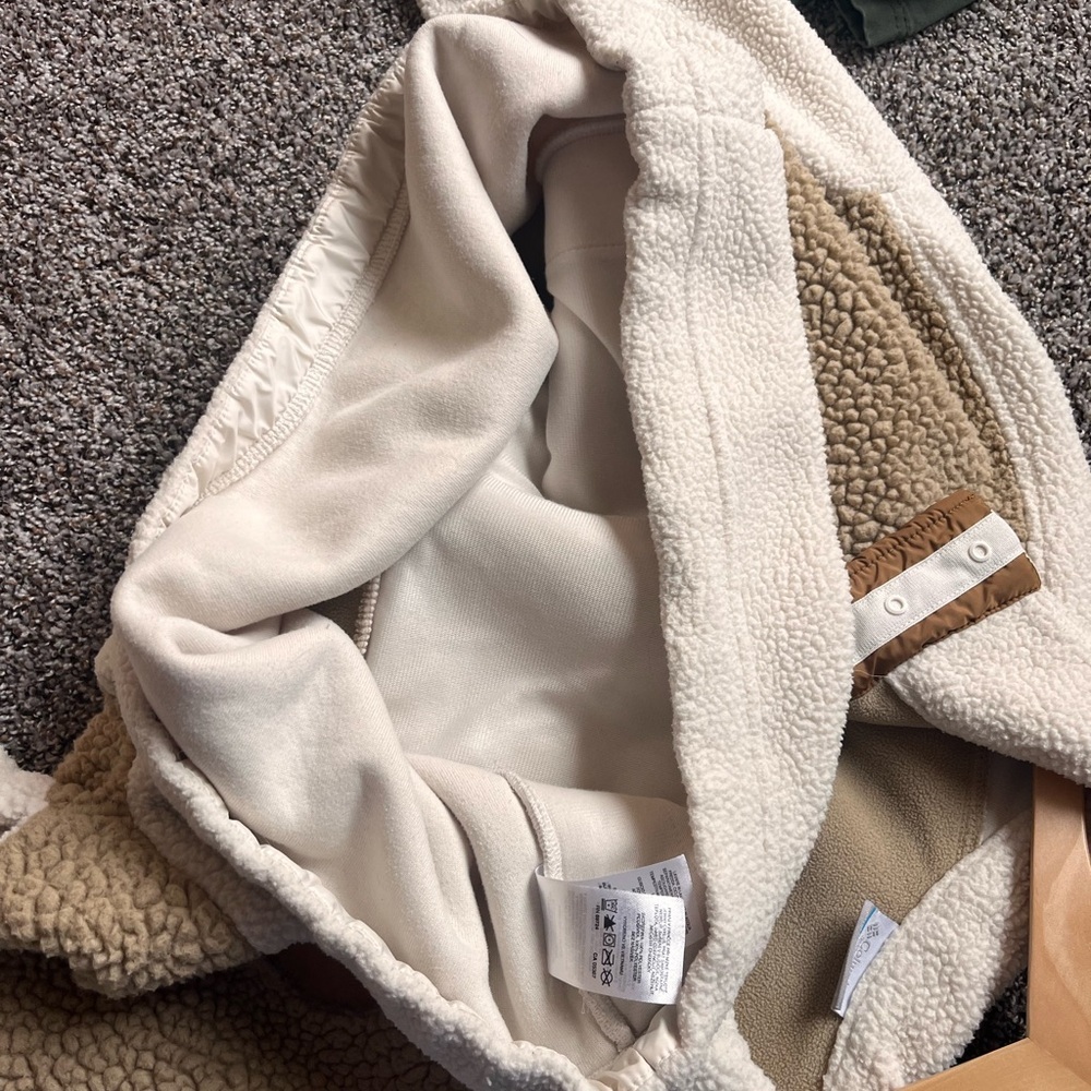 Columbia Women's Lodge Sherpa Pullover Quarter Zip in the "Chalk/Beach" - Picture 11 of 12